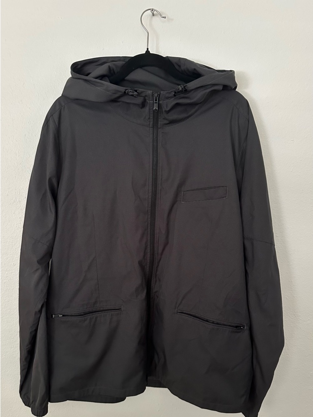 lululemon athletica Men's Black Hooded Windbreaker Jacket